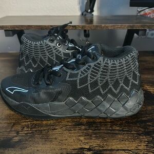 MB.01 ‘Irdescent Dream